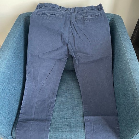 Gap Modern Khakis in Skinny Fit Navy Size 32x30 - Picture 3 of 3